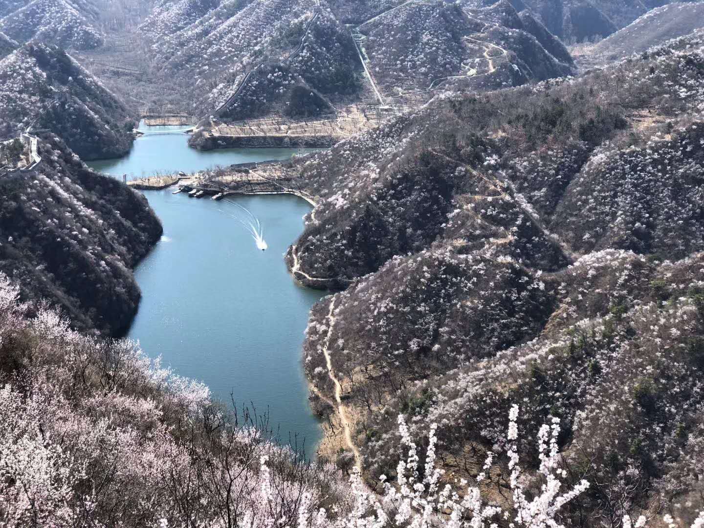 水長城徒步看那十里桃花